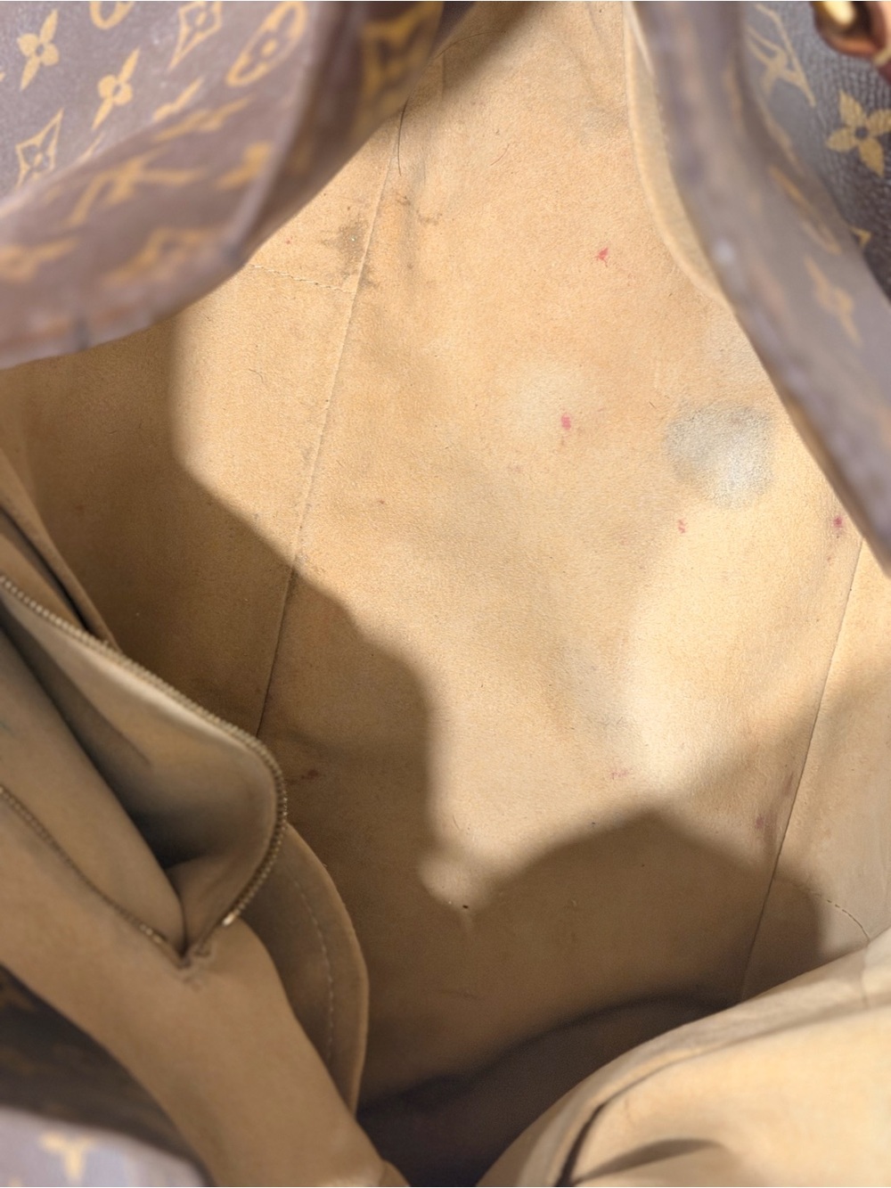 Louis Vuitton Monogram Hobo Shoulder Bag with Tan Leather Trim - Picture 5 of 7